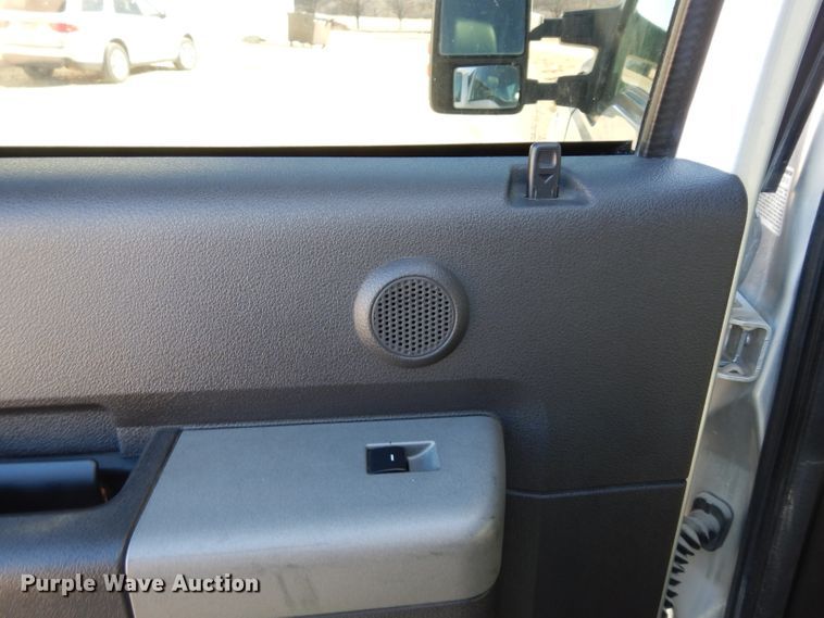 image for item DE4179 2011 Ford F350 Super Duty Lariat Crew Cab pickup truck