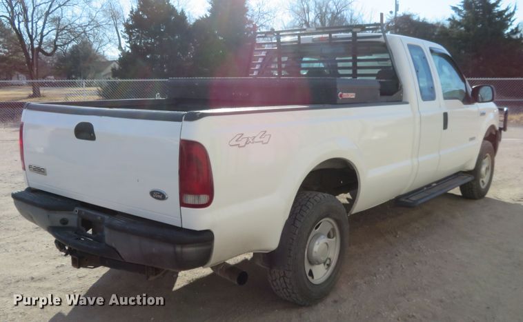 image for item DE6866 2006 Ford F250 Super Duty XL SuperCab pickup truck