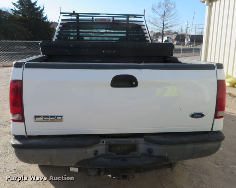 image for item DE6866 2006 Ford F250 Super Duty XL SuperCab pickup truck