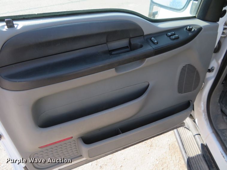 image for item DE6866 2006 Ford F250 Super Duty XL SuperCab pickup truck