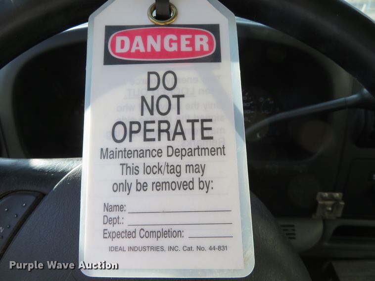 image for item DE6866 2006 Ford F250 Super Duty XL SuperCab pickup truck