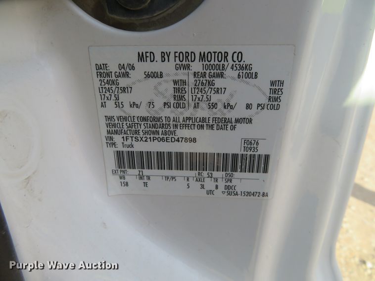 image for item DE6866 2006 Ford F250 Super Duty XL SuperCab pickup truck