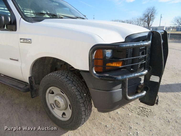 image for item DE6866 2006 Ford F250 Super Duty XL SuperCab pickup truck