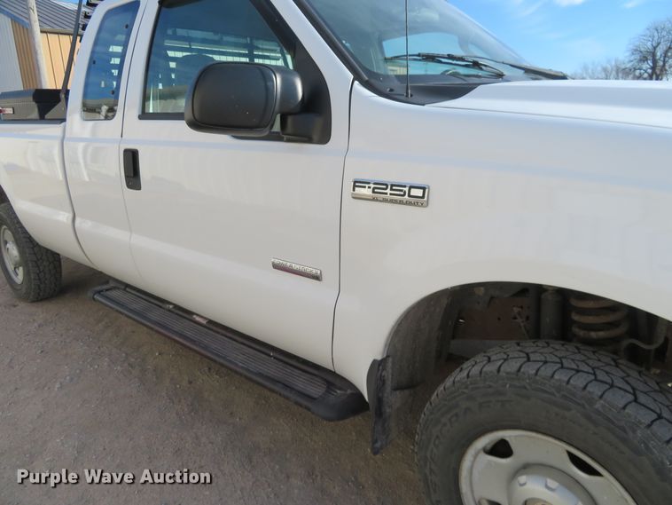 image for item DE6866 2006 Ford F250 Super Duty XL SuperCab pickup truck