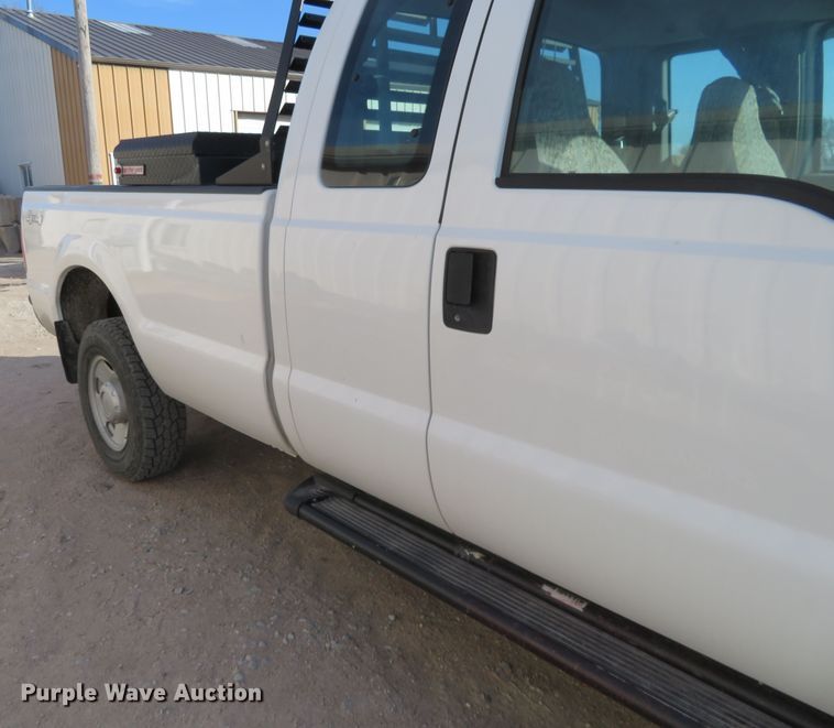 image for item DE6866 2006 Ford F250 Super Duty XL SuperCab pickup truck