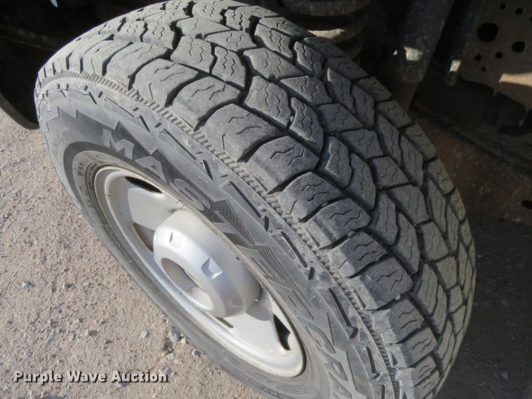 image for item DE6866 2006 Ford F250 Super Duty XL SuperCab pickup truck