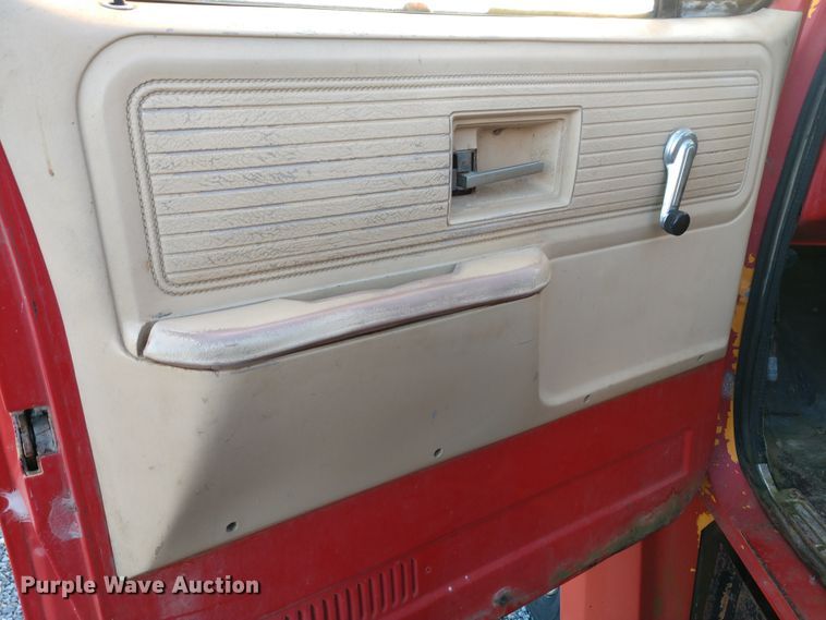 image for item DE6867 1977 Chevrolet C60 truck with Vermeer tree spade