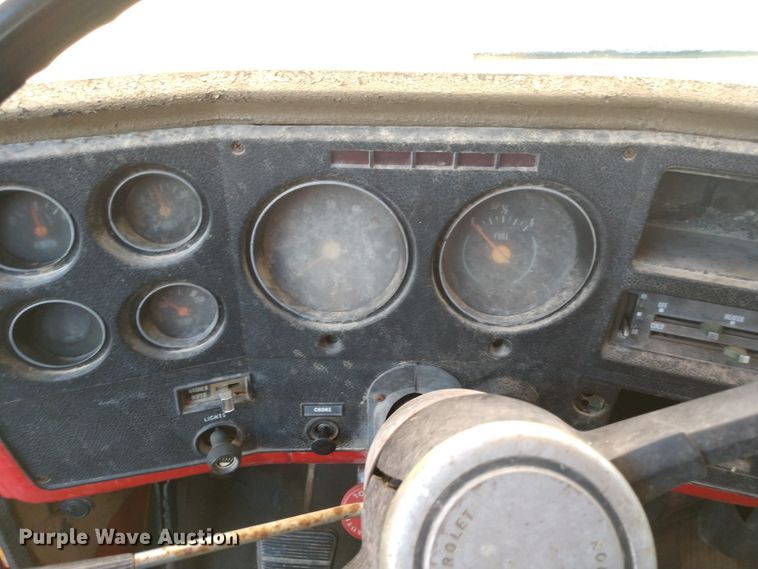 image for item DE6867 1977 Chevrolet C60 truck with Vermeer tree spade