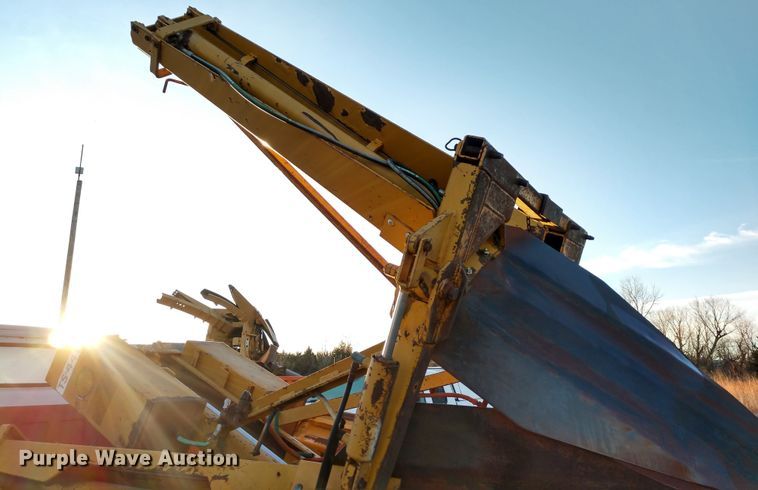 image for item DE6867 1977 Chevrolet C60 truck with Vermeer tree spade