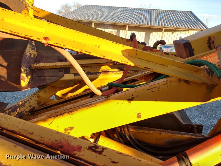 image for item DE6867 1977 Chevrolet C60 truck with Vermeer tree spade