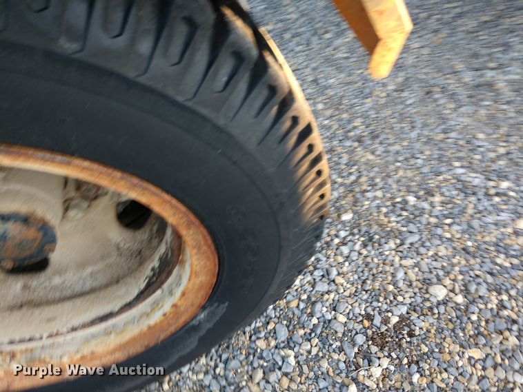 image for item DE6867 1977 Chevrolet C60 truck with Vermeer tree spade