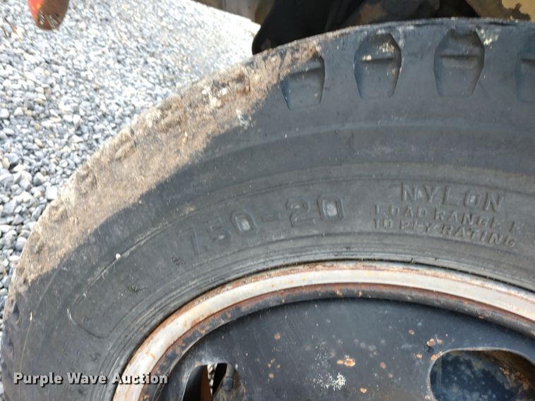 image for item DE6867 1977 Chevrolet C60 truck with Vermeer tree spade