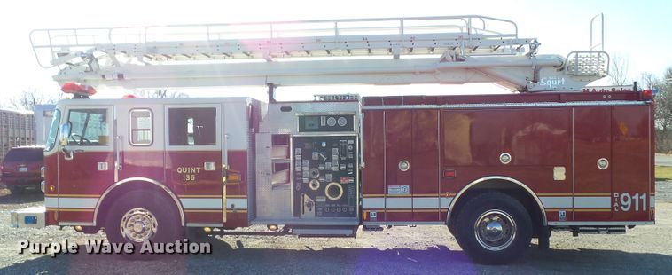 image for item DF0822 1999 Pierce ladder fire truck