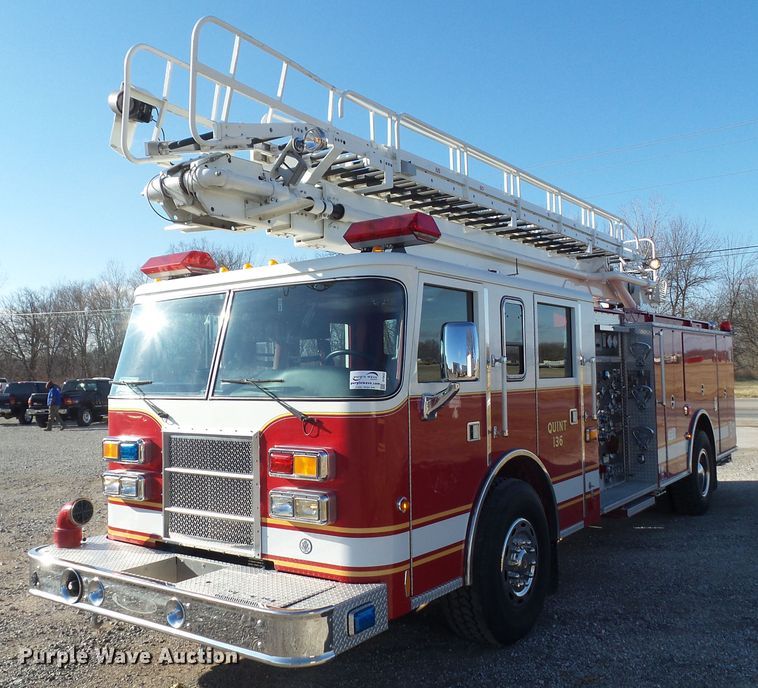 image for item DF0822 1999 Pierce ladder fire truck