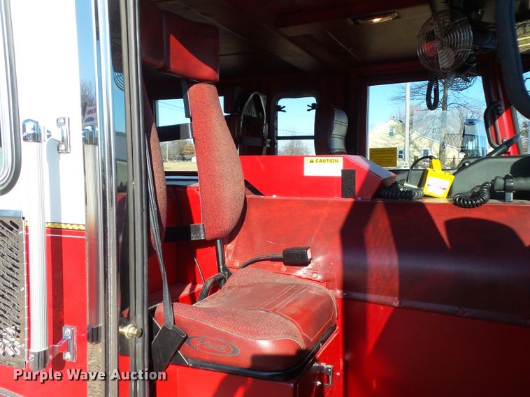 image for item DF0822 1999 Pierce ladder fire truck