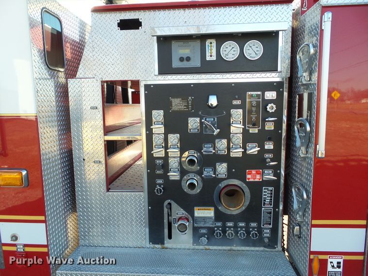 image for item DF0822 1999 Pierce ladder fire truck