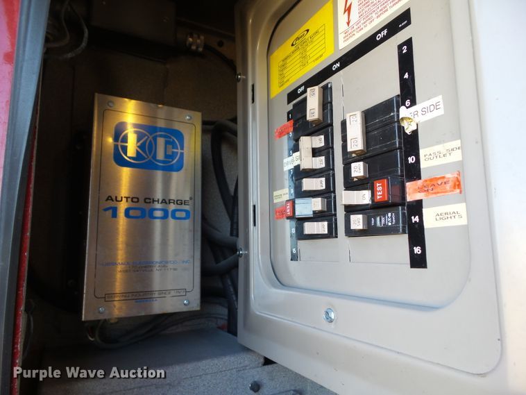 image for item DF0822 1999 Pierce ladder fire truck