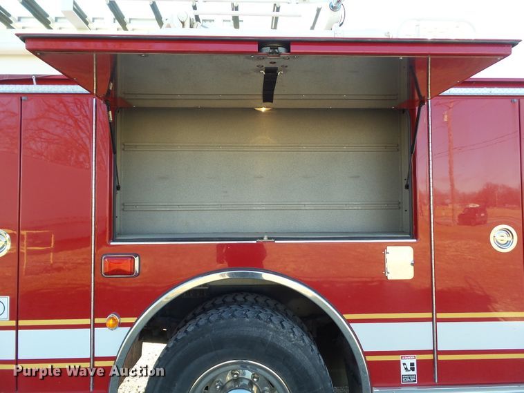 image for item DF0822 1999 Pierce ladder fire truck
