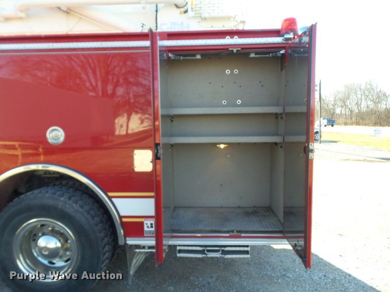 image for item DF0822 1999 Pierce ladder fire truck