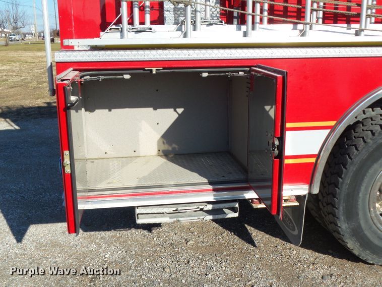 image for item DF0822 1999 Pierce ladder fire truck