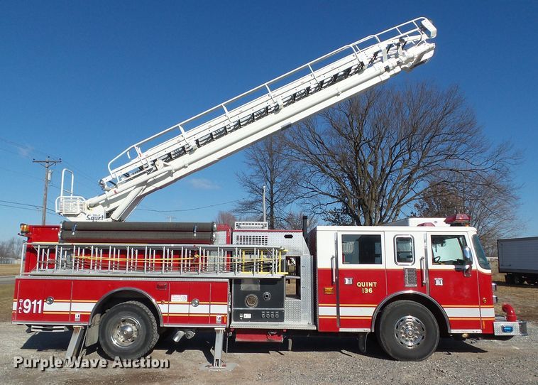 image for item DF0822 1999 Pierce ladder fire truck
