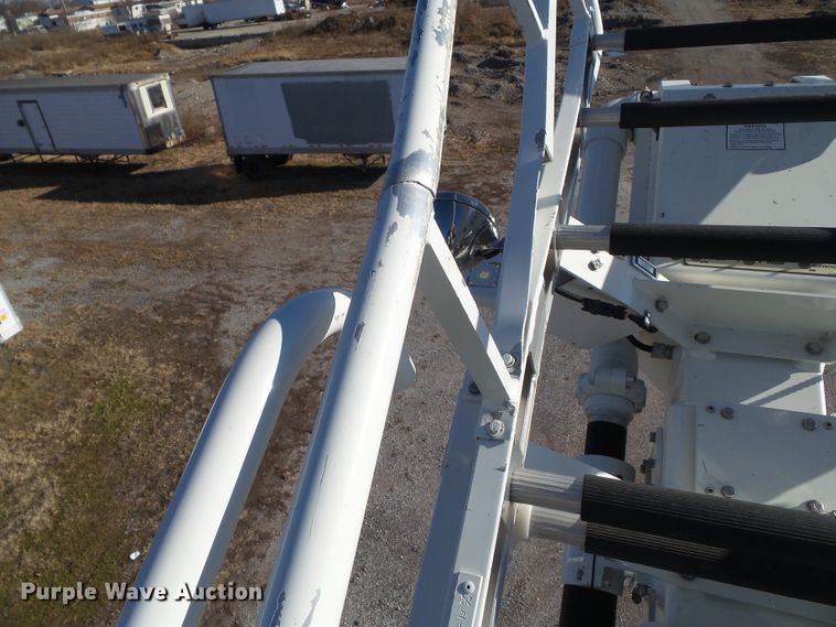 image for item DF0822 1999 Pierce ladder fire truck