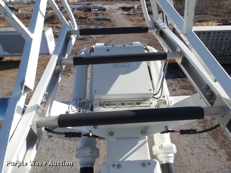 image for item DF0822 1999 Pierce ladder fire truck