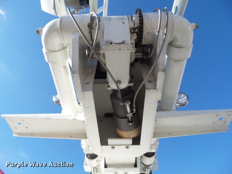 image for item DF0822 1999 Pierce ladder fire truck