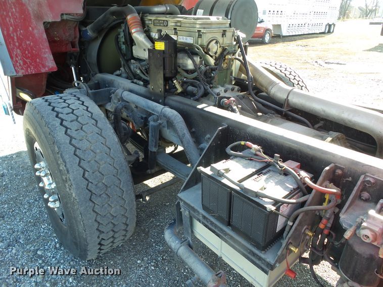 image for item DF0822 1999 Pierce ladder fire truck