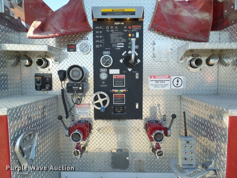 image for item DF0822 1999 Pierce ladder fire truck
