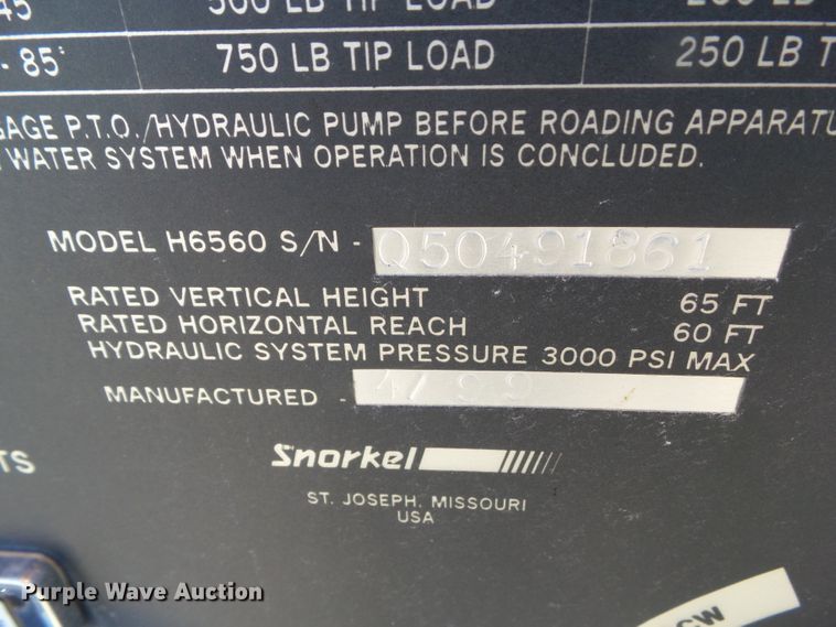 image for item DF0822 1999 Pierce ladder fire truck