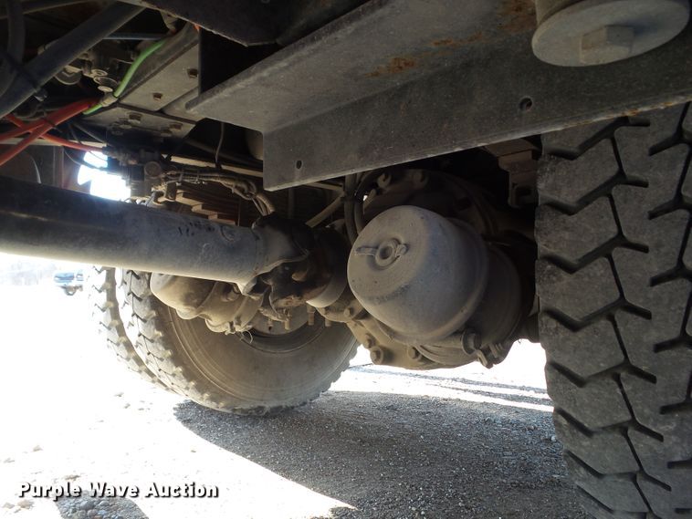 image for item DF0822 1999 Pierce ladder fire truck