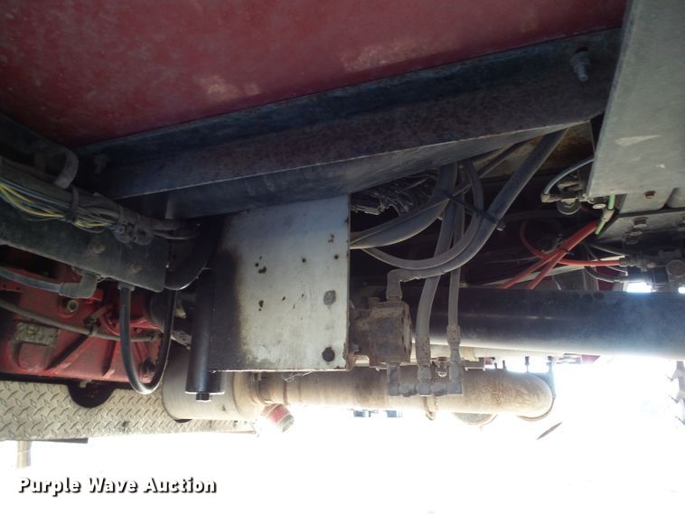 image for item DF0822 1999 Pierce ladder fire truck