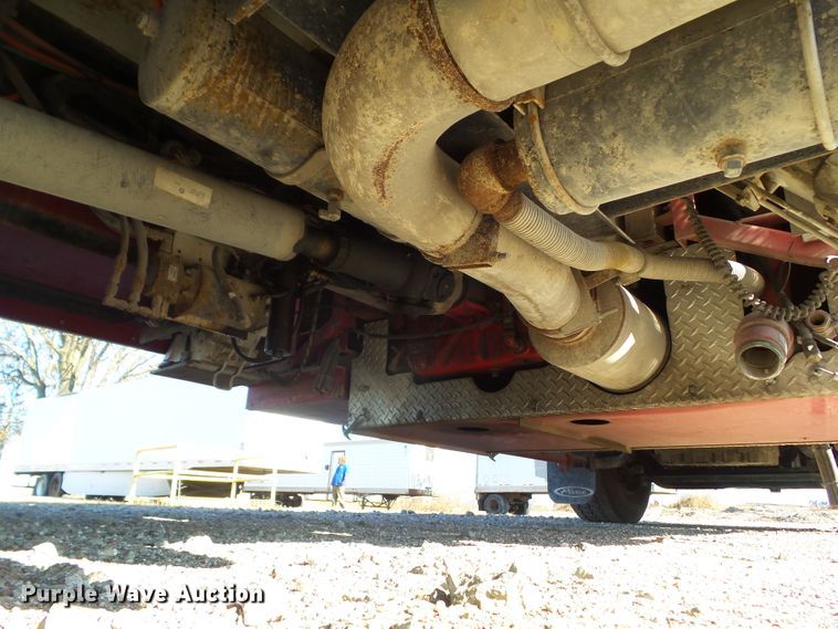 image for item DF0822 1999 Pierce ladder fire truck