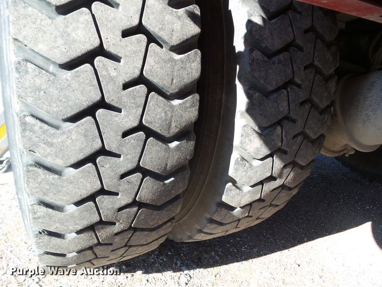 image for item DF0822 1999 Pierce ladder fire truck