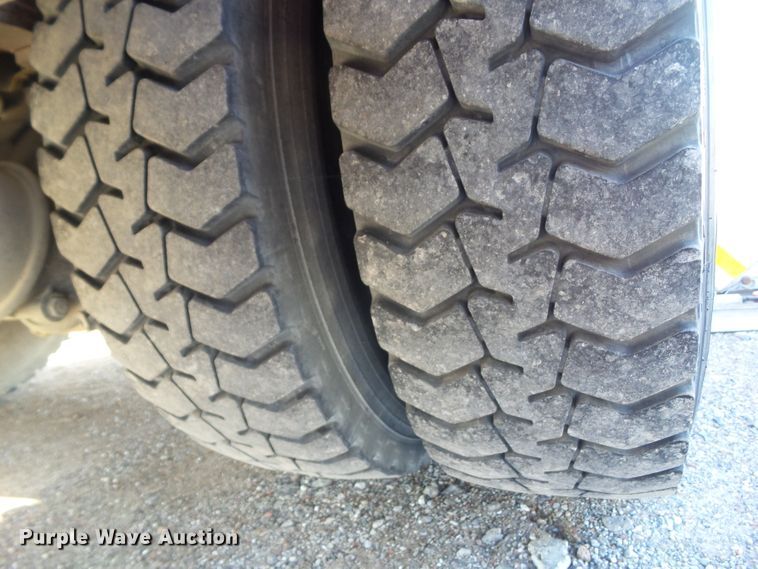 image for item DF0822 1999 Pierce ladder fire truck