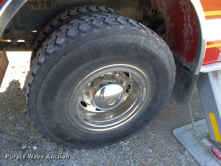 image for item DF0822 1999 Pierce ladder fire truck