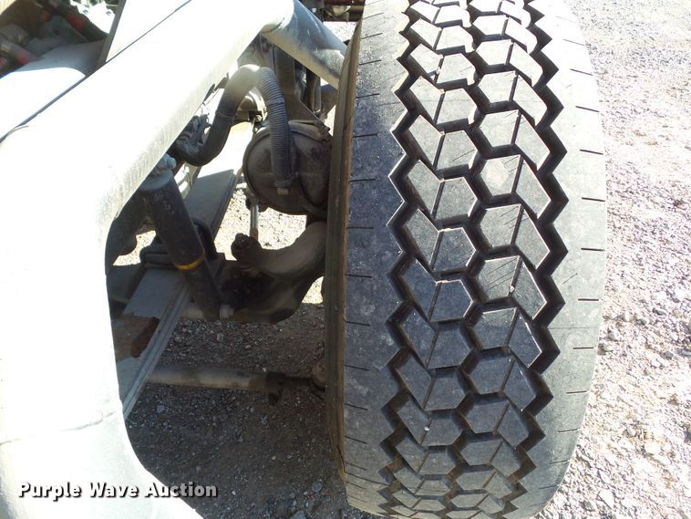 image for item DF0822 1999 Pierce ladder fire truck