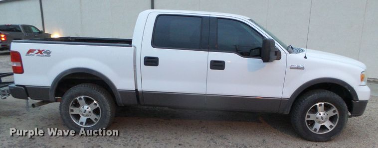 image for item DG0401 2004 Ford F150 SuperCrew pickup truck