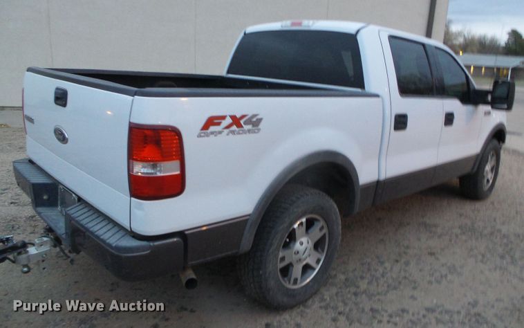 image for item DG0401 2004 Ford F150 SuperCrew pickup truck