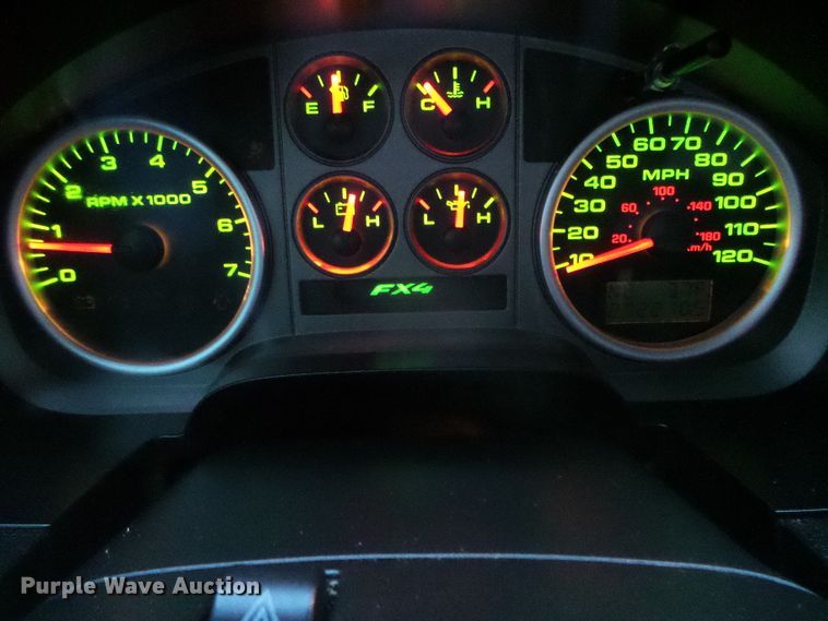 image for item DG0401 2004 Ford F150 SuperCrew pickup truck