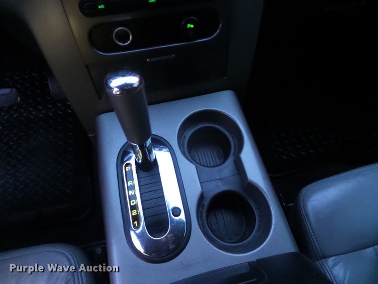 image for item DG0401 2004 Ford F150 SuperCrew pickup truck