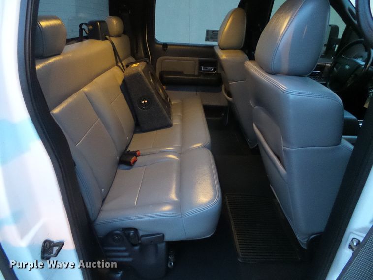 image for item DG0401 2004 Ford F150 SuperCrew pickup truck