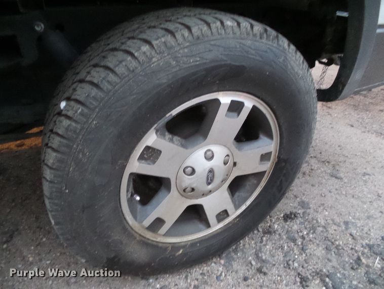 image for item DG0401 2004 Ford F150 SuperCrew pickup truck