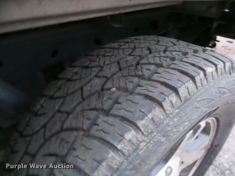 image for item DG0401 2004 Ford F150 SuperCrew pickup truck