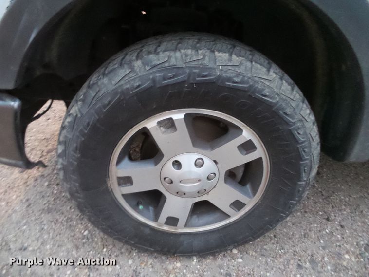 image for item DG0401 2004 Ford F150 SuperCrew pickup truck