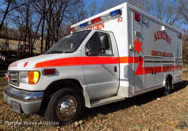 image for item DG2477 2003 Ford E450 Super Duty ambulance