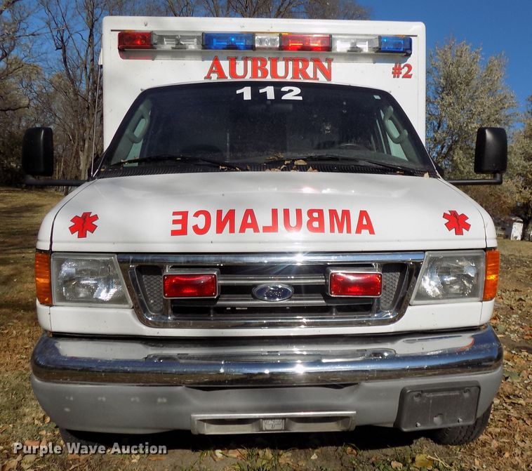 image for item DG2477 2003 Ford E450 Super Duty ambulance