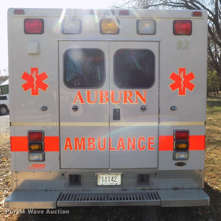 image for item DG2477 2003 Ford E450 Super Duty ambulance