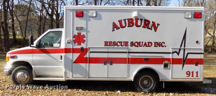 image for item DG2477 2003 Ford E450 Super Duty ambulance
